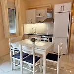 Terraces Juju Ap Sarandë