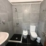 Terraces Juju Ap Sarandë