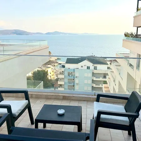 Terraces Juju Ap Sarandë