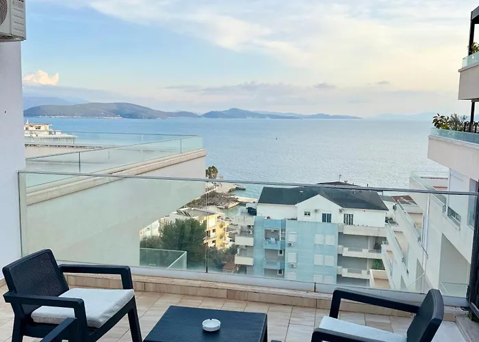 Terraces Juju Ap Sarandë