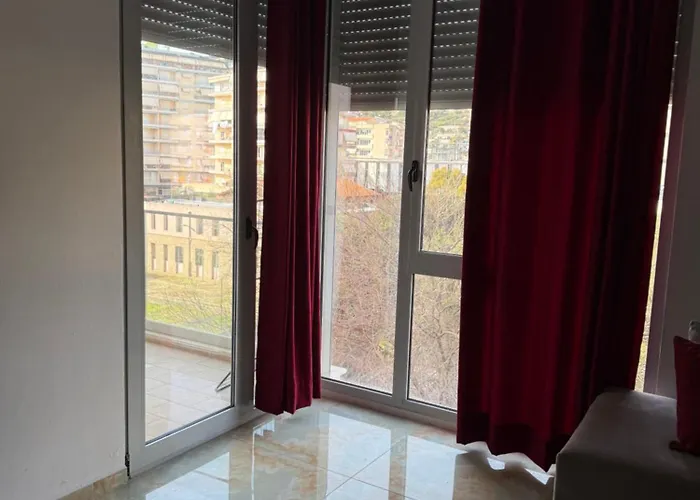 Terraces Juju Ap Sarandë
